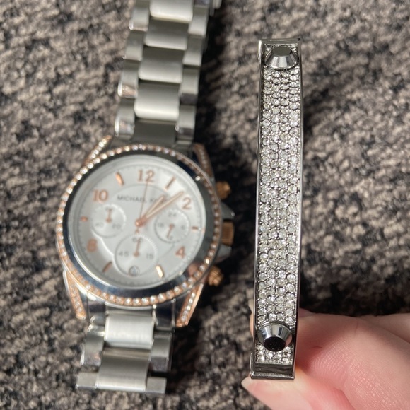 Michael Kors Set - Picture 3 of 3